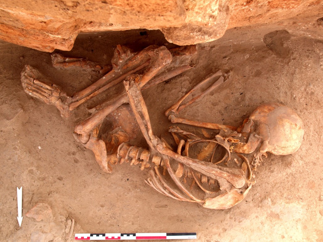 گور کشف شده در اولوگ تپه مربوط به اوایل هزاره سوم پیش از میلاد (ترکمنستان، تیم حفاری فرانسوی)